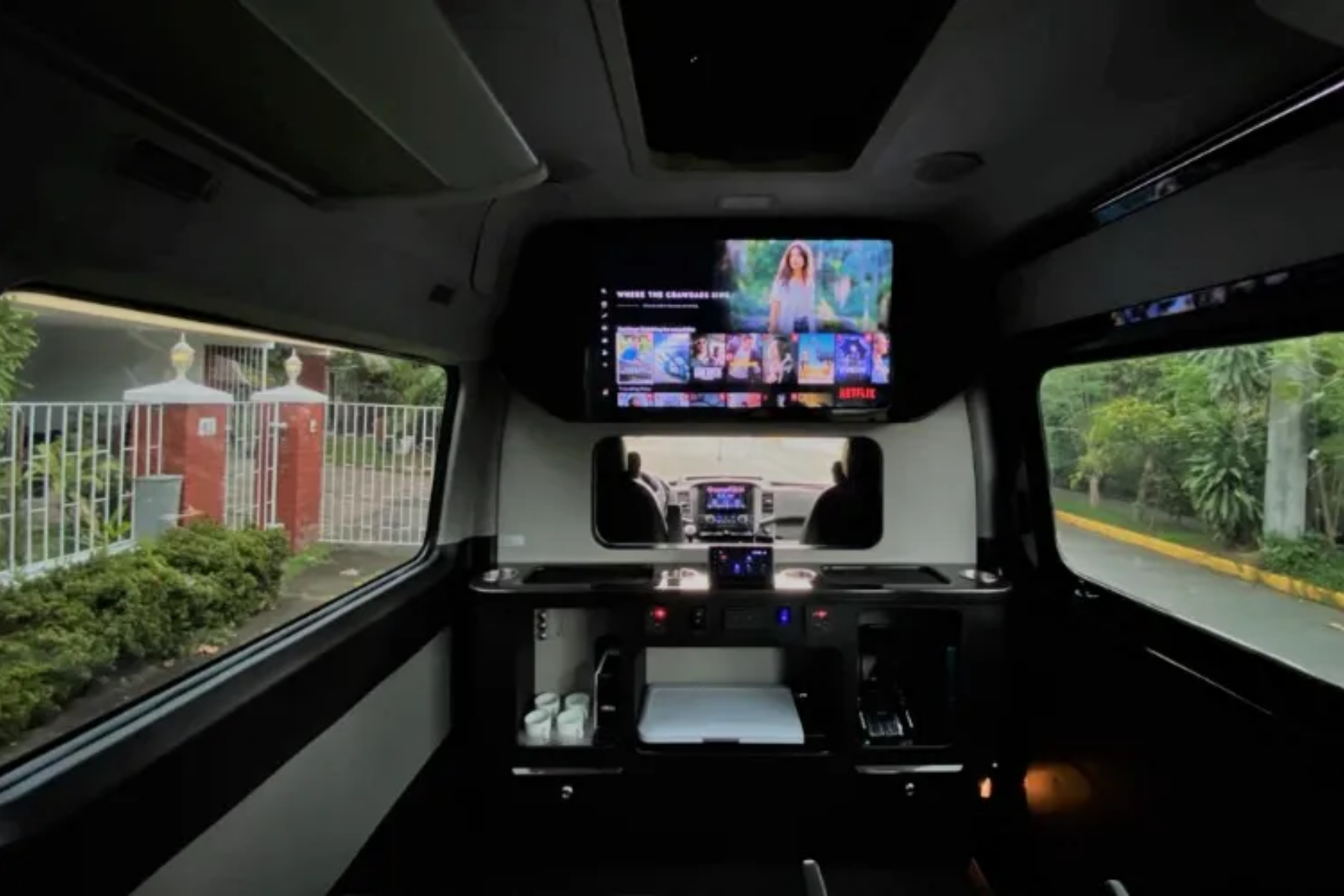 Luxury-Cars-H350-5