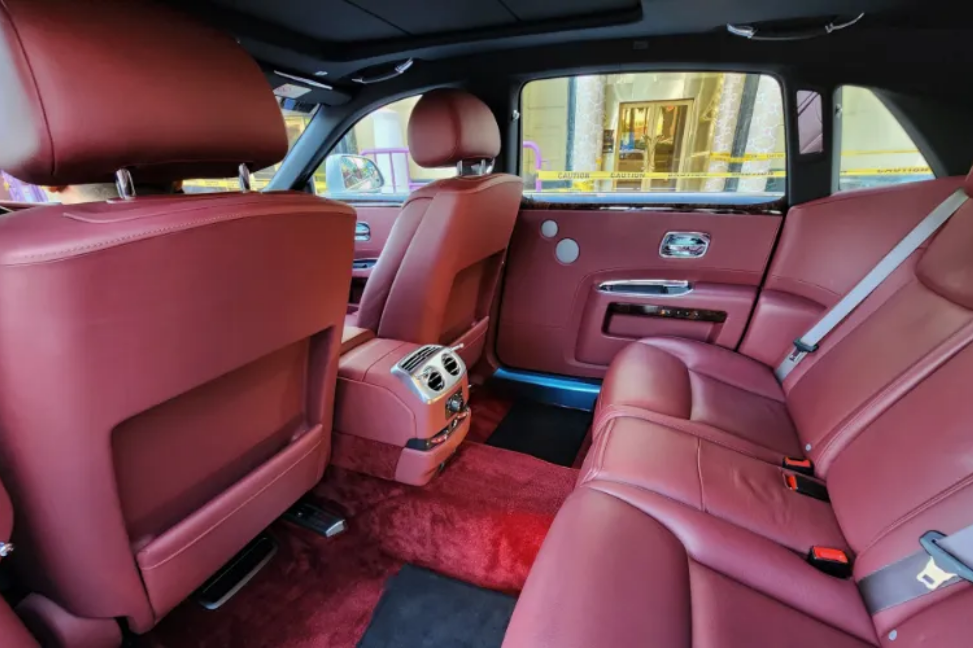 Luxury-Cars-RollsRoyce-1