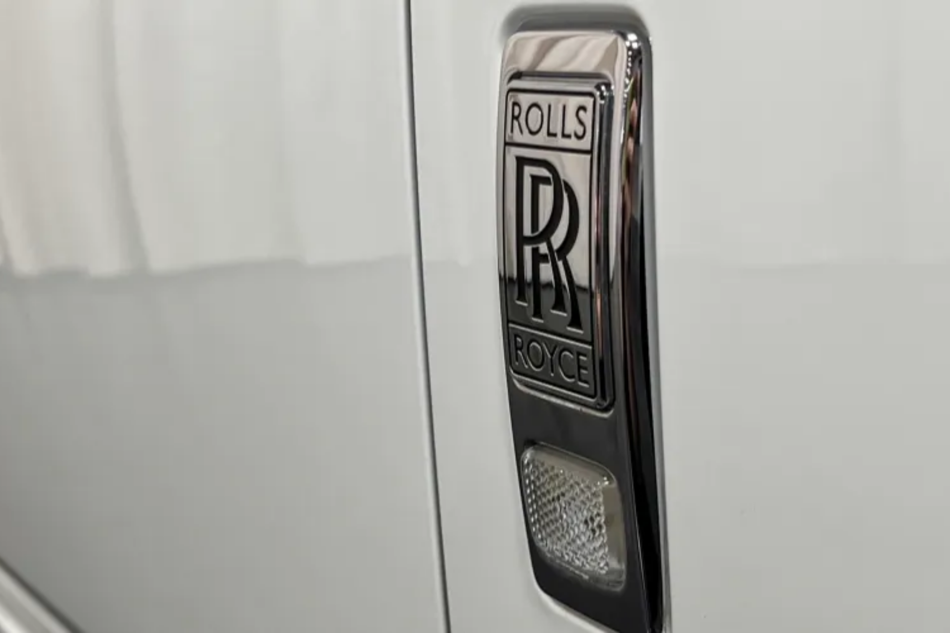 Luxury-Cars-RollsRoyce