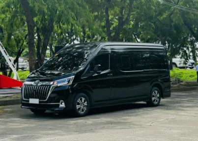 TOYOTA LXV LIMO FOR RENT