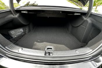 Mercedes Benz E-Class - Image 8