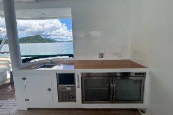 Tanenia Yacht - Image 18