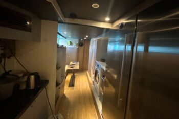 Tanenia Yacht - Image 23