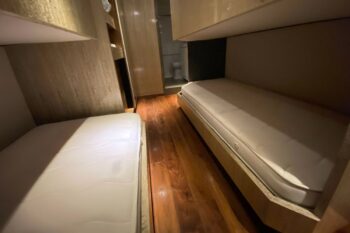 Tanenia Yacht - Image 28