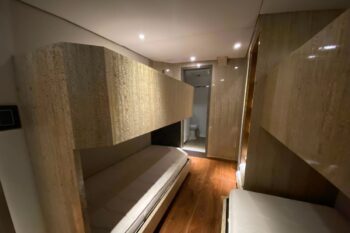 Tanenia Yacht - Image 31