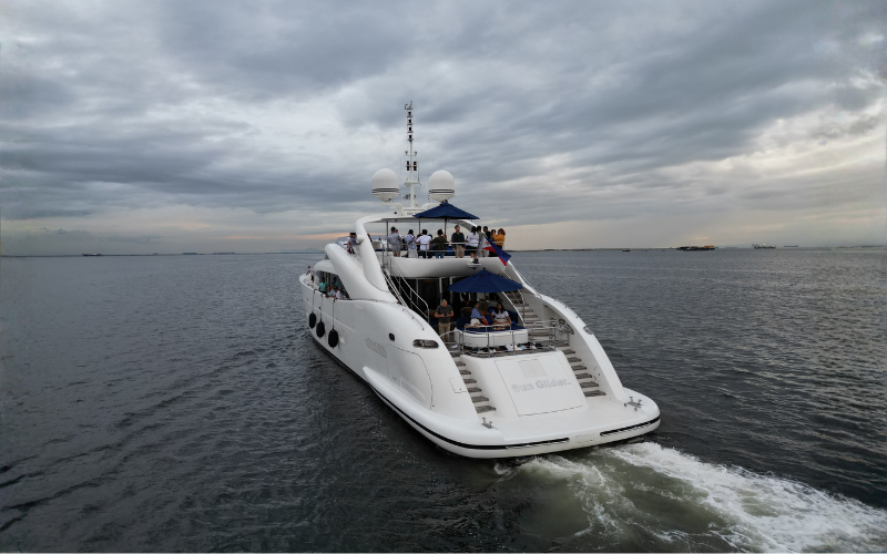 SUNGLIDER 120_YACHT FOR RENT MANILA_800X500 (1)