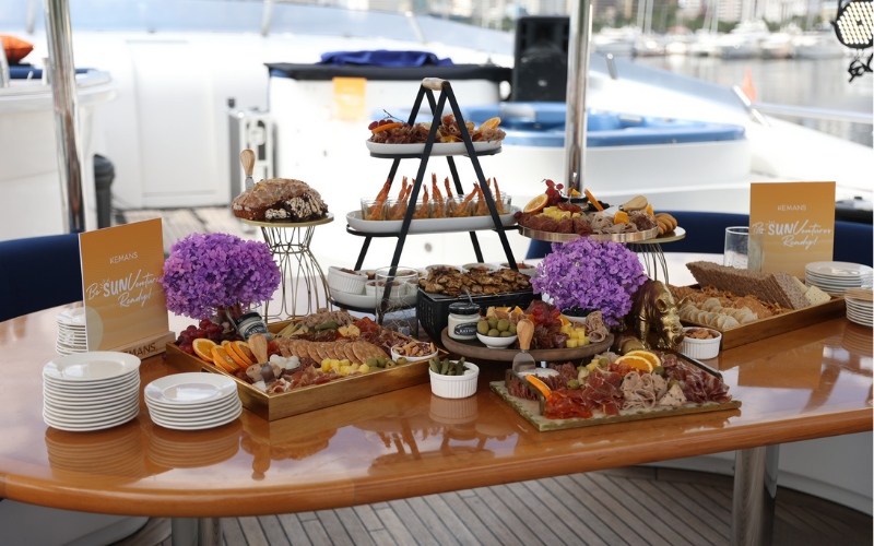 SUNGLIDER 120_YACHT FOR RENT MANILA_800X500 (15)