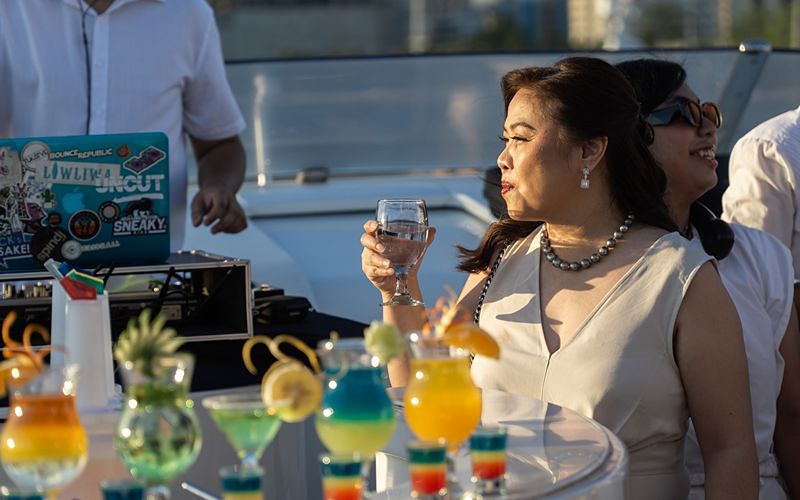 SOFIA DEBUT_SUNGLIDER 120_800X500 (5)