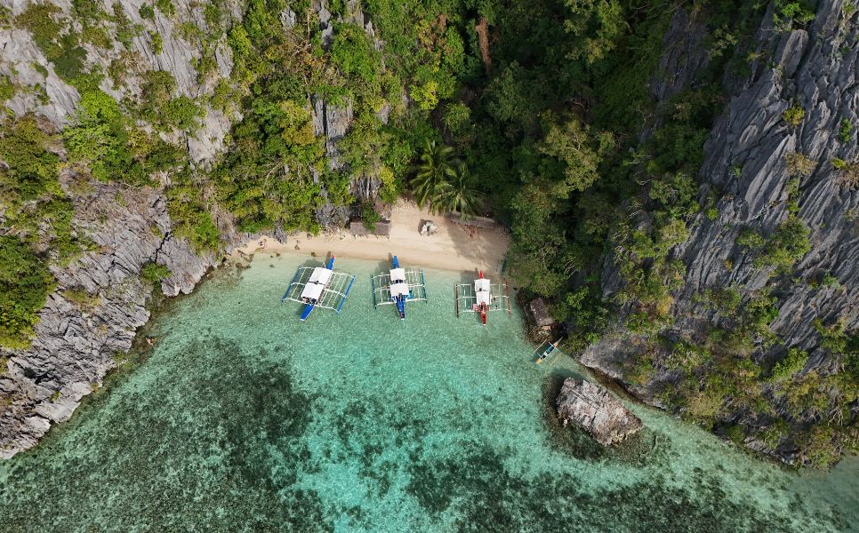 BBH Beach Coron (1)