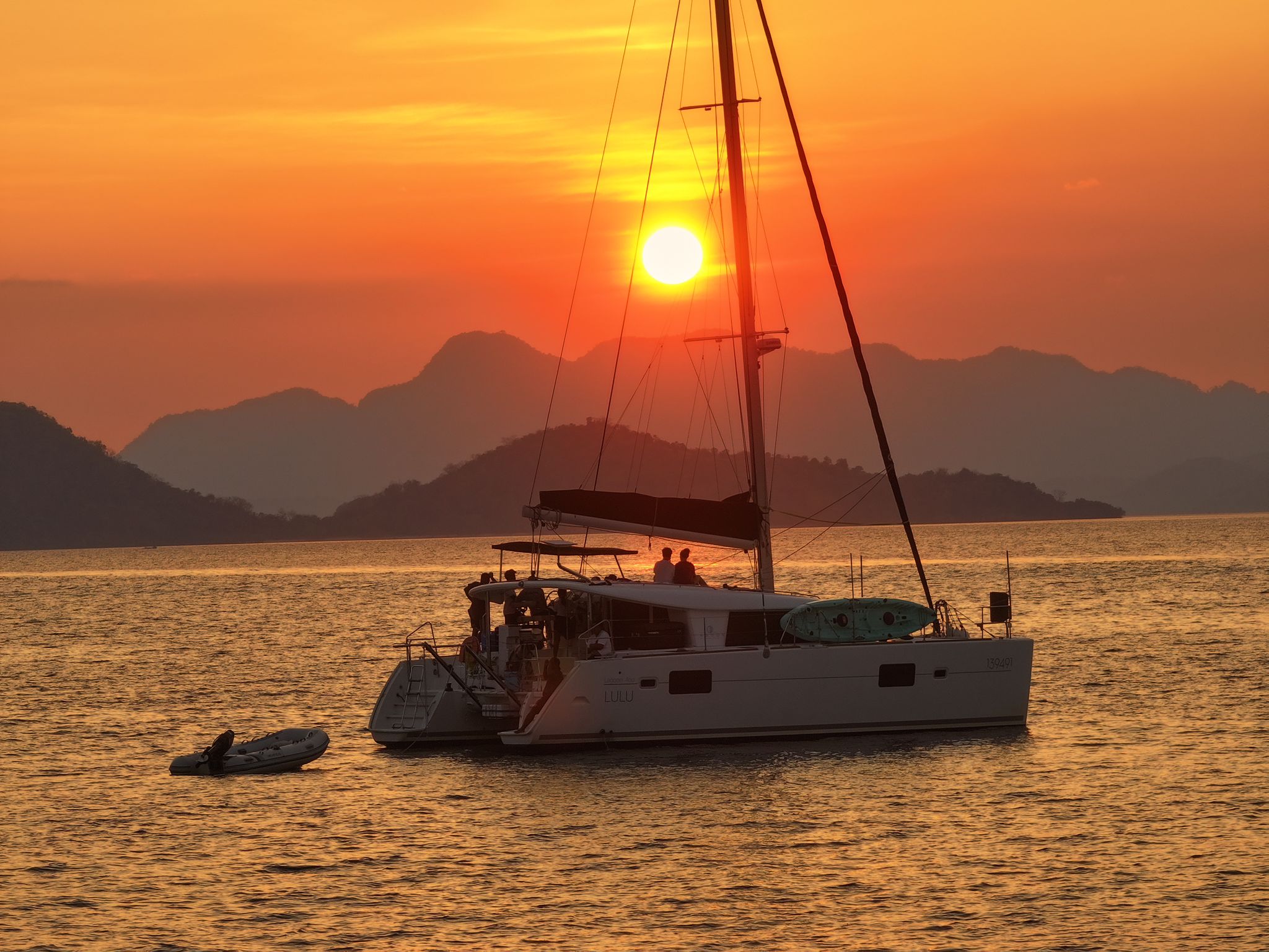 Lagoon 400 Private Yacht Charter Palawan (14)