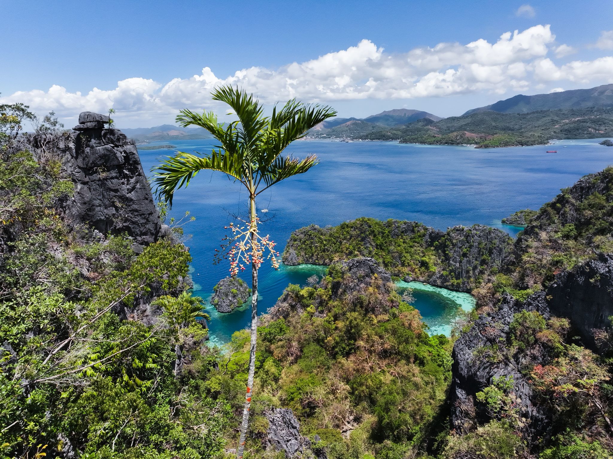 Lagoon 400 Private Yacht Charter Palawan (15)