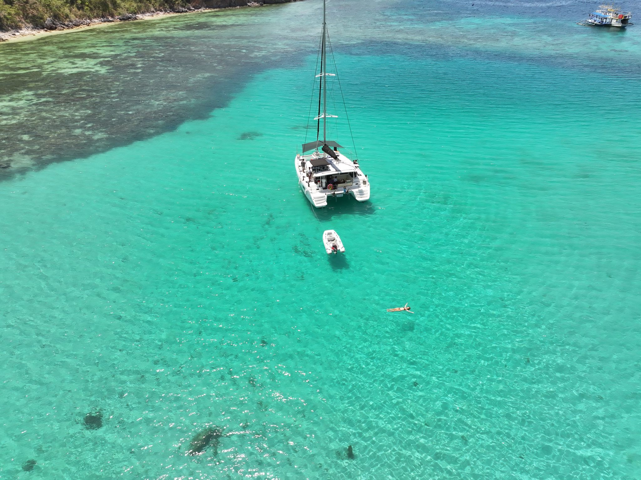 Lagoon 400 Private Yacht Charter Palawan (2)