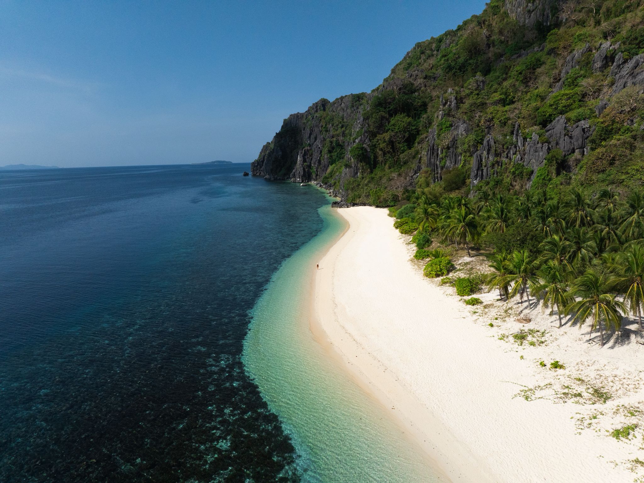 Lagoon 400 Private Yacht Charter Palawan (6)