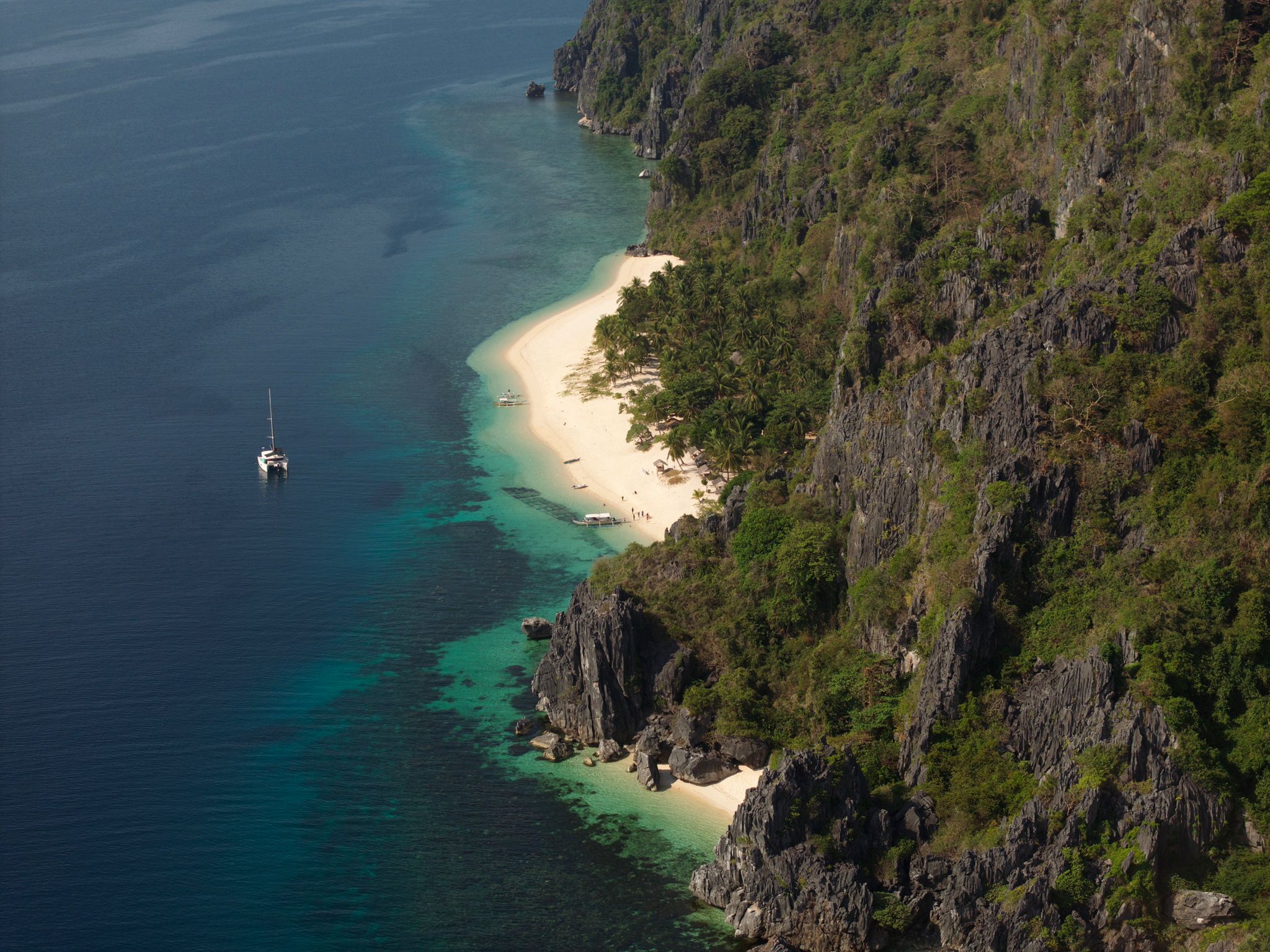 Lagoon 400 Private Yacht Charter Palawan (8)