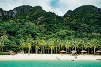 Seven Commandos Beach - Image 2