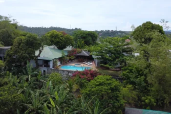Exclusive Clifftop Estate in Puerto Galera - Image 11